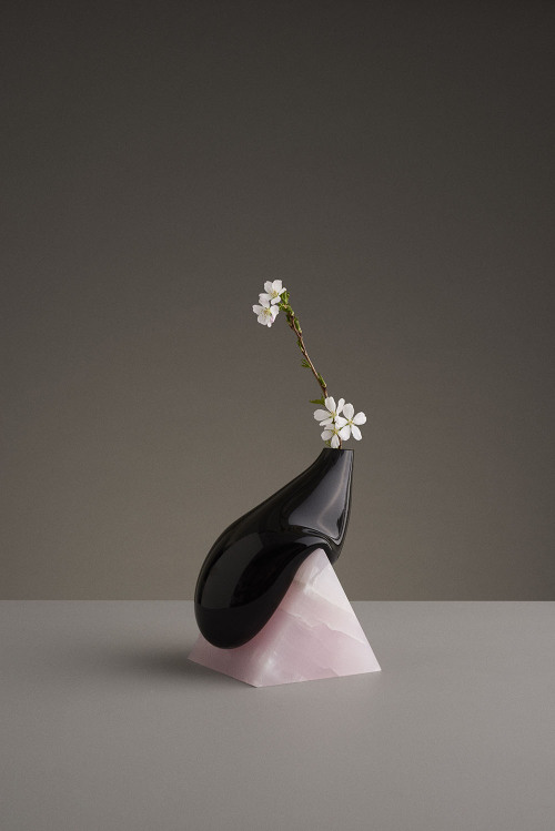 talkingtrashcan: taktophoto: Misshapen Glass Vases by Studio E.O Appear to Melt Atop Angular Stone P