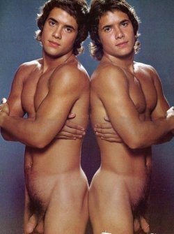 twinbrotherrobert:  Twins, male family fun and more at http://twinbrotherrobert.tumblr.com/