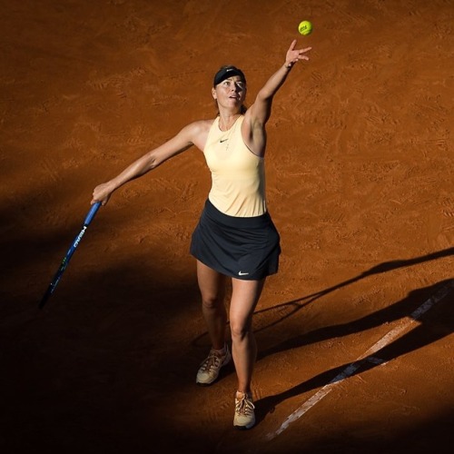 In 3h11 Maria Sharapova defeats the current Roland Garros champion Jelena Ostapenko 6-7 (6) 6-4 7-5 