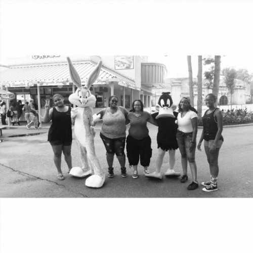 #sixflags #looneytunes #bugsbunny #daphyduck