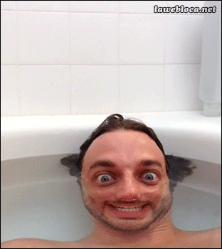 keskejefouici:  #gif animé : dans mon #bain 
