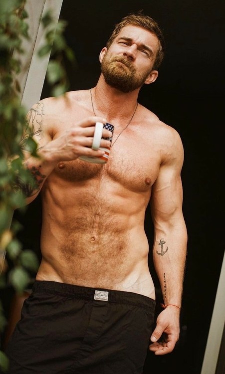 Fur, Tats, Leather and Scruff...