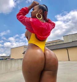 sexyblackfemales:  Sexy black females