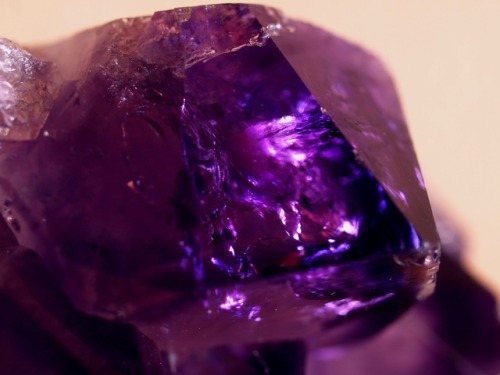 The Power StonePerhaps the most famous purple/violet colored stone on Earth is this classic variant 