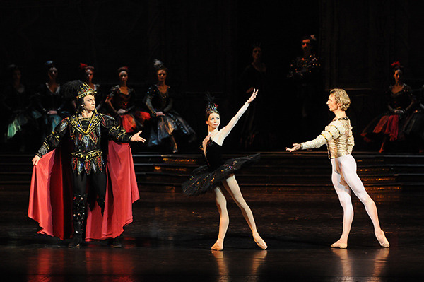 prosthetic-dance:  Evgenia Obraztsova as Odile in Swan Lake 