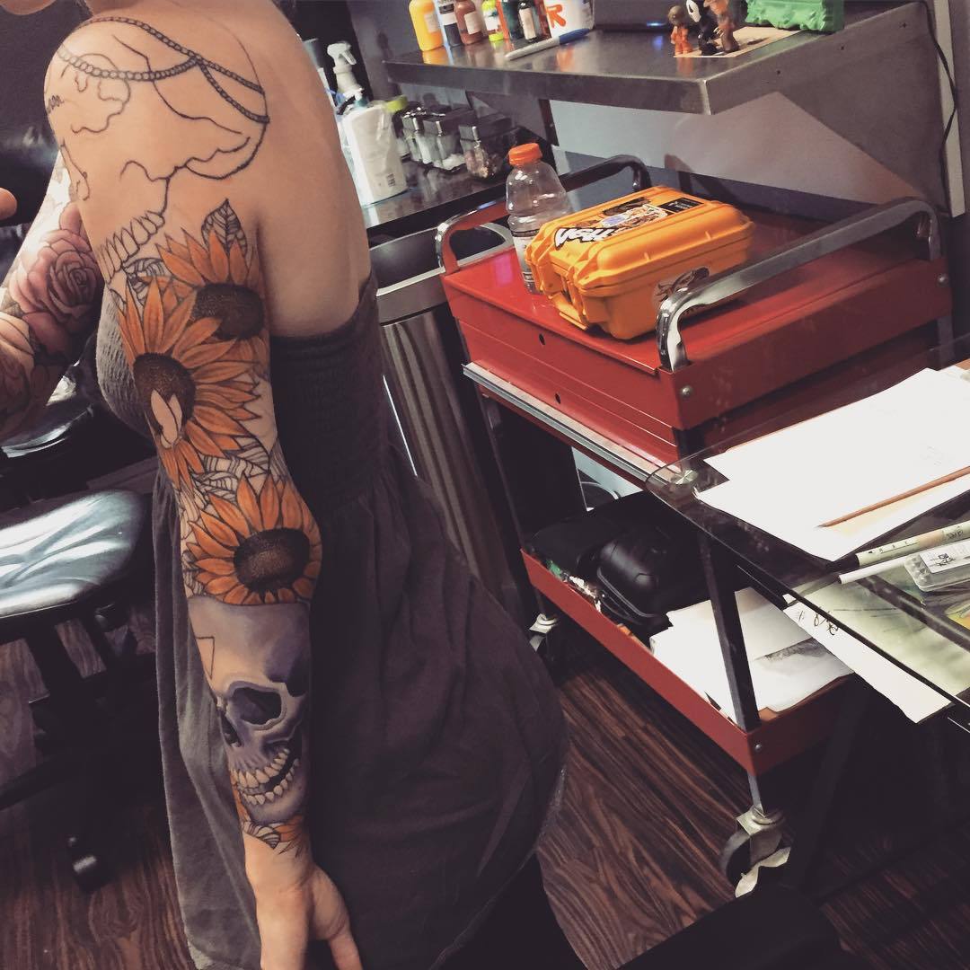 withaflowerinourhair:  Getting ouchies done with @st3rlingtat2du