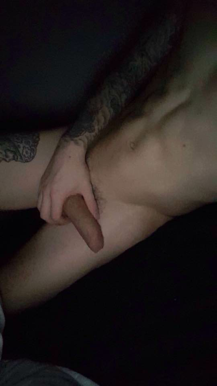 Porn nakedguysfromkik:  Ouch! I think I need my photos