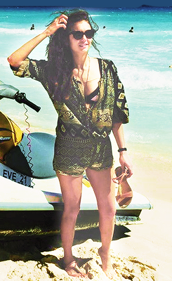 salvatore-vampire:  Nina Dobrev - Cancun,