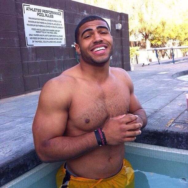 savvyifyanasty:dappermarc:Top Right 🙊  &gt; seriously my ideal man😩 