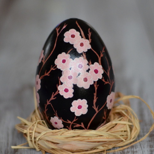 lamus-dworski:Various pisanki (Polish decorated Easter eggs) with modern and traditional patterns, f