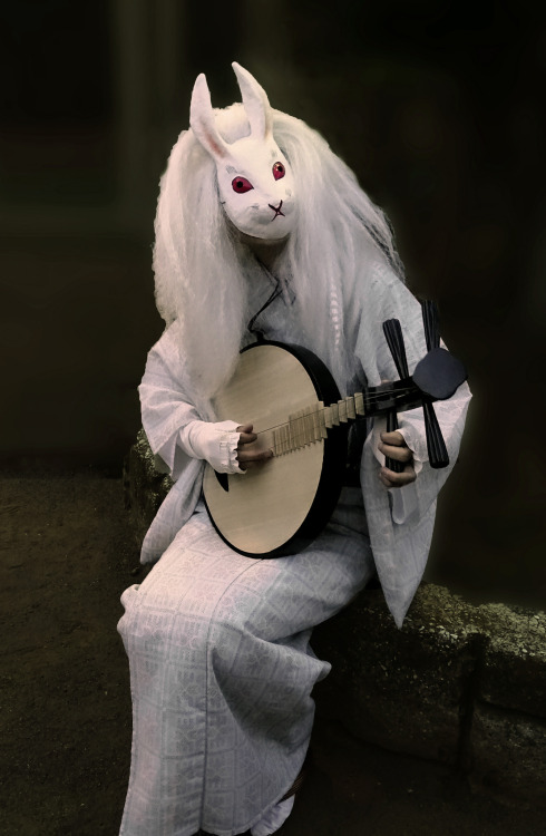 thekimonogallery:  The festival started sometime between 1716 and 1735 and was celebration that coincided with Kurosuke Inari festival at the Yoshiwara Shrine. The courtesans as well as patrons would wear fox masks and play music, dance, put on skits