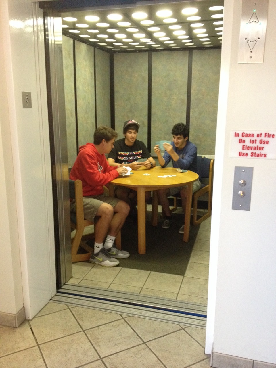 thewolfofnibu:  stahscre4m:  there are guys in my dorm who decided to play cards