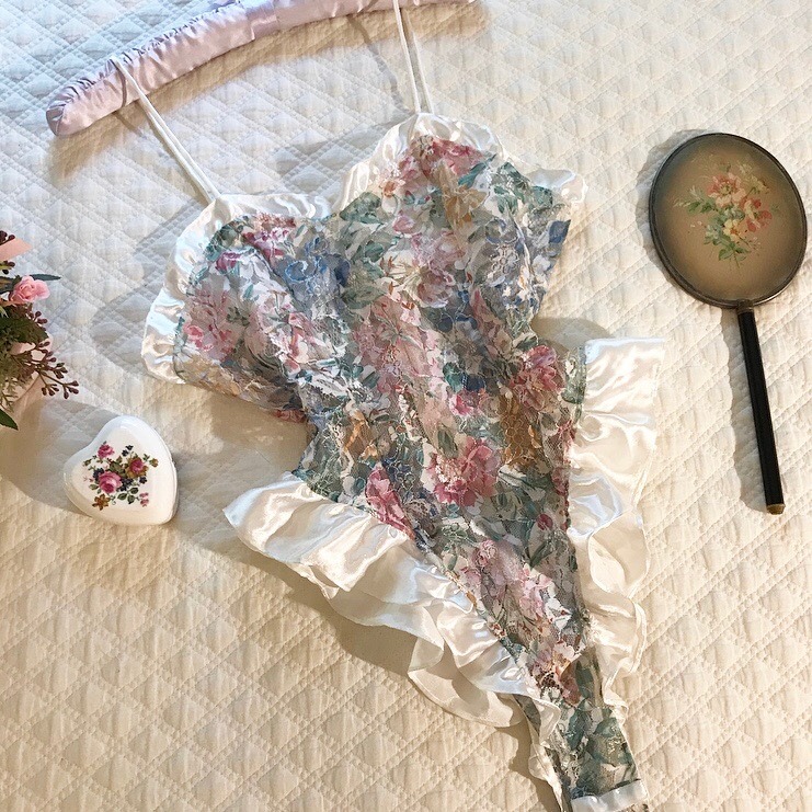 kittenplaylist:Vintage 80s and 90s VS teddies on my Depop