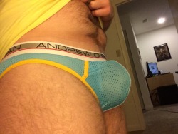 gltbears:  drttalk:  Little throwback Thursday for everyone. I don’t think I ever posted this from a couple years ago.   Dam, so fucking HOT