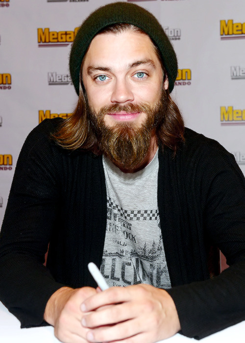 thomaspaynes:  Tom Payne photographed by Gustavo Caballero at MegaCon Orlando 2016 on May 28, 2016. 