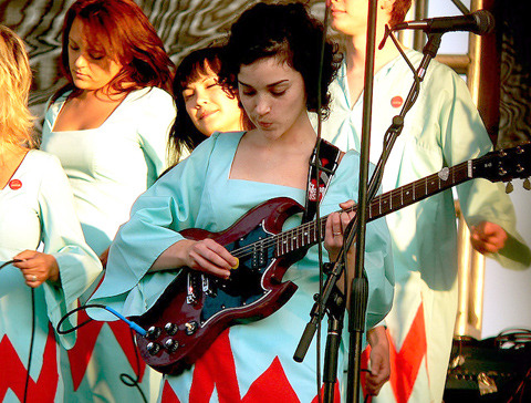 anotherfvckingtvmblr:  Annie Clark for the Polyphonic Spree 
