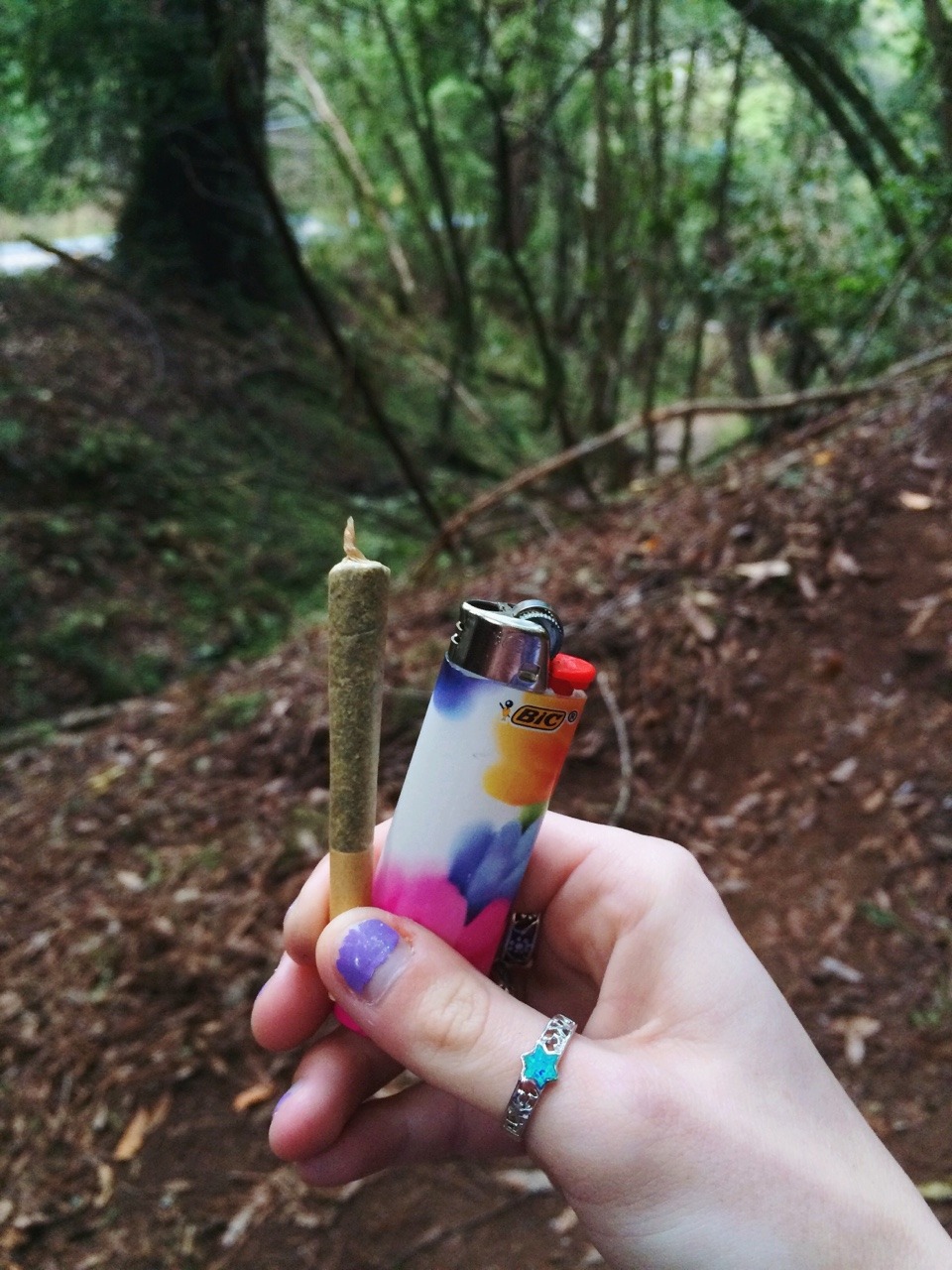 ellies-happy-mind:princessdabber:smoking on High Street again, packed some cherry