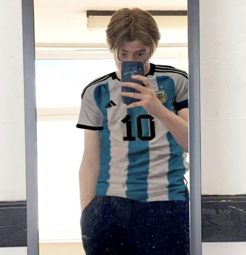 Kit In An Argentina Jersey Was Just The Thing I Needed To See Today !! Looks So Good On Him