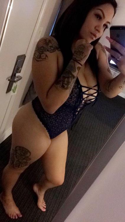 956rgvcollector: n8veboy: hornynavajolmao: latinasforlife:leoloveslatinasBaddieWow