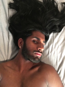 afffroditeee:  saffronsugar:  trebled-negrita-princess:  I feel like this is what Jesus look like     #this is like final fantasy jesus    Take me