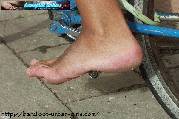 SIZZLING HOT UPDATE from BAREFOOT URBAN GIRLS!!! This week we have Barefoot Urban