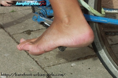 SIZZLING HOT UPDATE from BAREFOOT URBAN GIRLS!!! This week we have Barefoot Urban Stars ARIANNA and KETTY, plus filthy-soled Barefoot Urban Girl BABY BLUE!!! http://barefoot-urban-girls.com/pictures.html http://barefoot-urban-girls.com/vidclips.html 