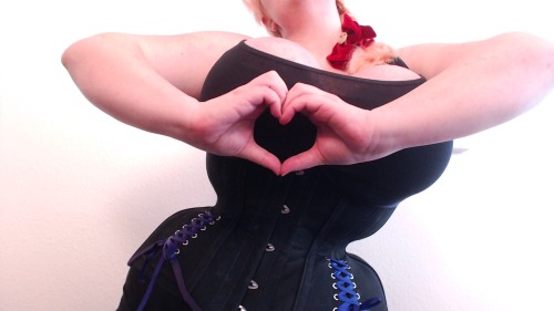 XXX underbust:  Freak For Life.  To hell with photo