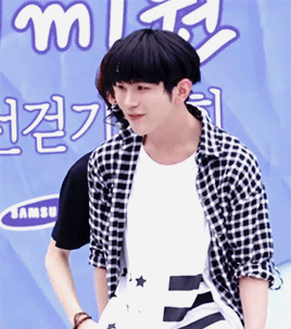 hobiswife: (x)