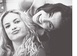 arthurdopramim:  Ranking “Amizade favorita entre os rebeldes”.(Escolhido pelos followers.) 3° Lua Blanco + Melanie Fronckowiak↳ LuMel 
