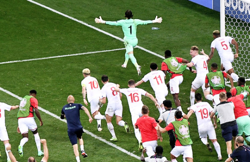 marcoasensioh: The player’s of Switzerland celebrate after winning after the UEFA Euro 2020 Ch