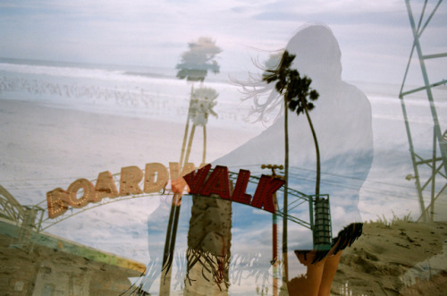 Boardwalk (Santa Cruz, 2019) Este día ella y yo fuimos al Boardwalk en Santa Cruz, estab