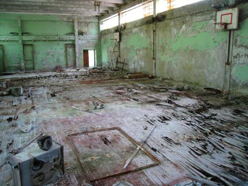 youandiareintertwined: polarthebibear: A collection of photos from Chernobyl, Pripyat and the surrou