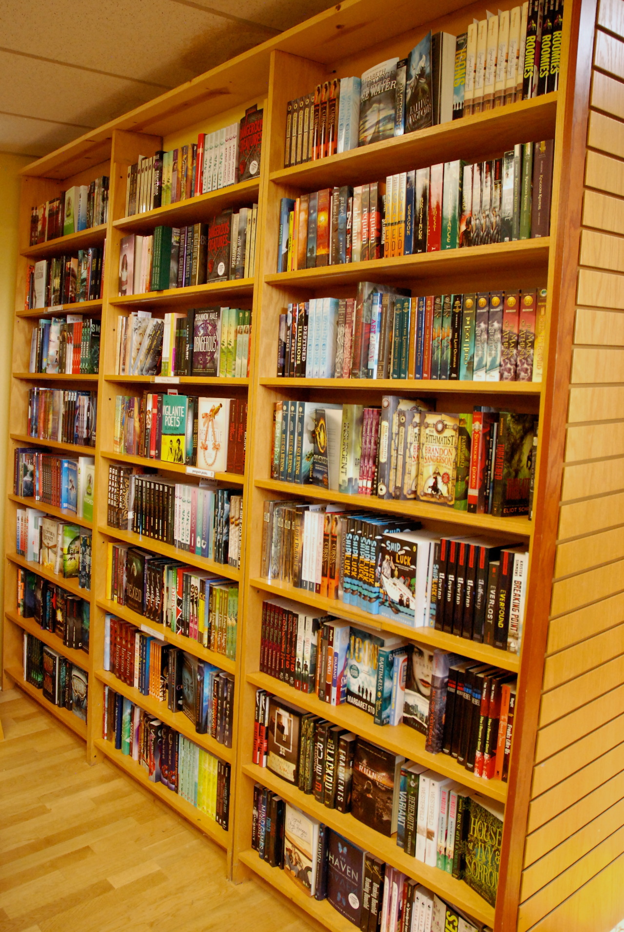 the-book-ferret:  Books &amp; Cupcakes June Book Photo Challenge Day Twenty One:
