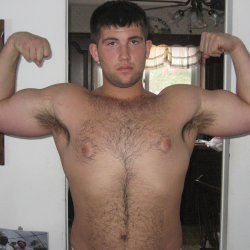 youngandhairymen:  Flex them  fucken yummy