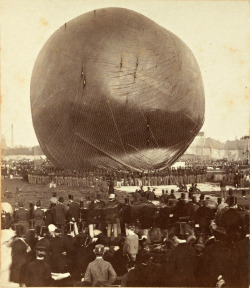 Inflating Nadar’s Le Géant, Amsterdam,