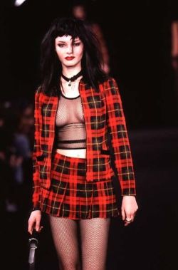 r3nton:betsey johnson : 90s runway looks