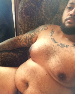 elnegro227:  jayparty69:  canyobe:  creolebrnbear:  chicagothickmasclatino:  rocketsfan1081:  Trying to be positive about my body. Please be nice everyone.   Sexy  OMG  Yessss.   Love the thickness   😍Damnnn this pic is🔥Hott🔥!!!   Reblog