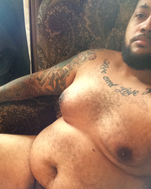 canyobe: creolebrnbear: chicagothickmasclatino: rocketsfan1081:  Trying to be positive about my body