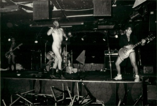 ggallinarchives: Images of the show via SkatePunk.comGG Allin &amp; The Murder Junkies play The 