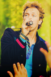 coldplaygraphics:  Chris Martin   Viva Era 