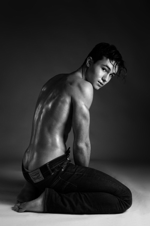 platinumroc:  Obsessed with Enzo Carini 🔥