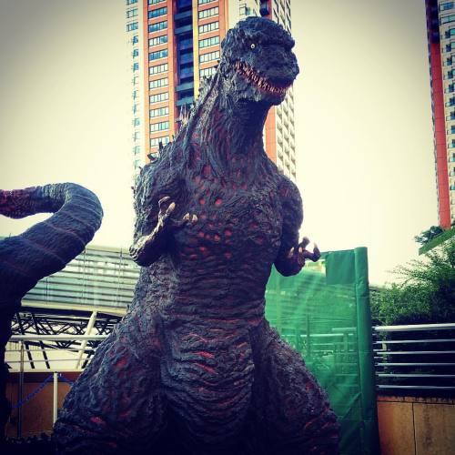 ゴ ジ ラ こ わ い #tokyo #japan #godzilla #GODZILLAResurgence #シンゴジラ #movie (TOHOシネマズ六本木ヒルズ)