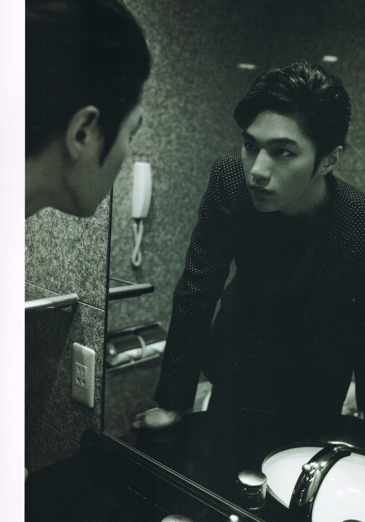 ayumyung:  【SCAN】AJ vol.2 INFINITE L Myungsoo 3 take out with full credit*^^*