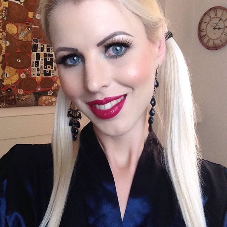 lynnanilsson:  Why to have only one ponytail, if you can have two? ;-) #MsLynna #LynnaNilsson