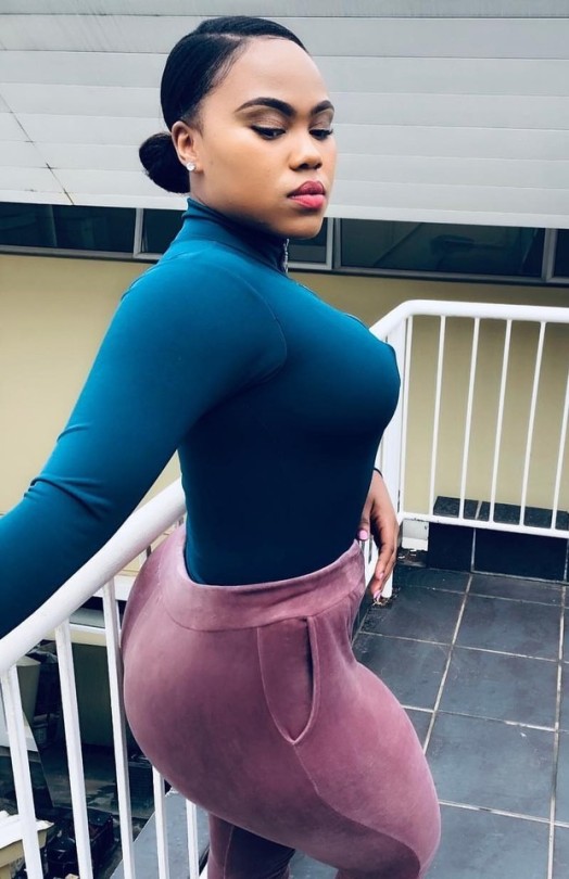 kingjazziedad:  CurvyLicious. DeliciouslySexy. Gorgeous Mami Ms Avril__Ngidi. SouthAfrican 💜 💜 💜 