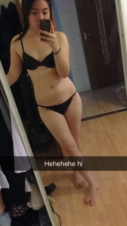 varvatosrocks:  asianfacination:  Love SC nudes.   I wanna snap her too. Can someone give me her snap?