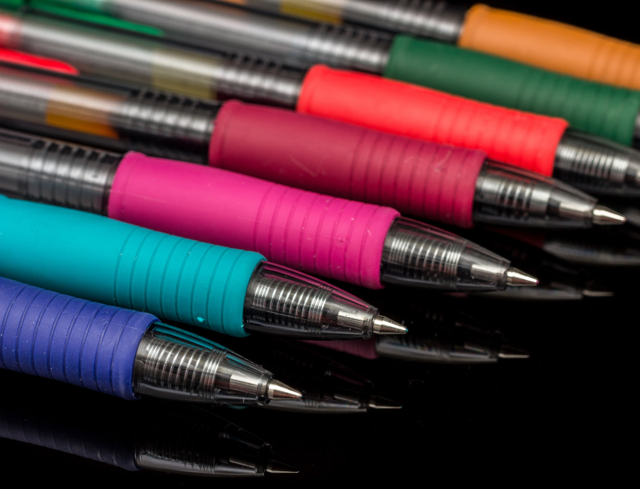 thefrogman:  froggieslightroom:  Macro shots of ball point pens. A very big thanks