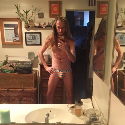 caseyjdady:  I’m ready to shower after a long and sweaty day. 😜 #undiescjd #jockstrap #scruffy #gayotter #homobro #guyswithlonghair #cjaydesigns #lifestyleblogger #caseyjdady ✌🏻️💚 (at Los Angeles, California)