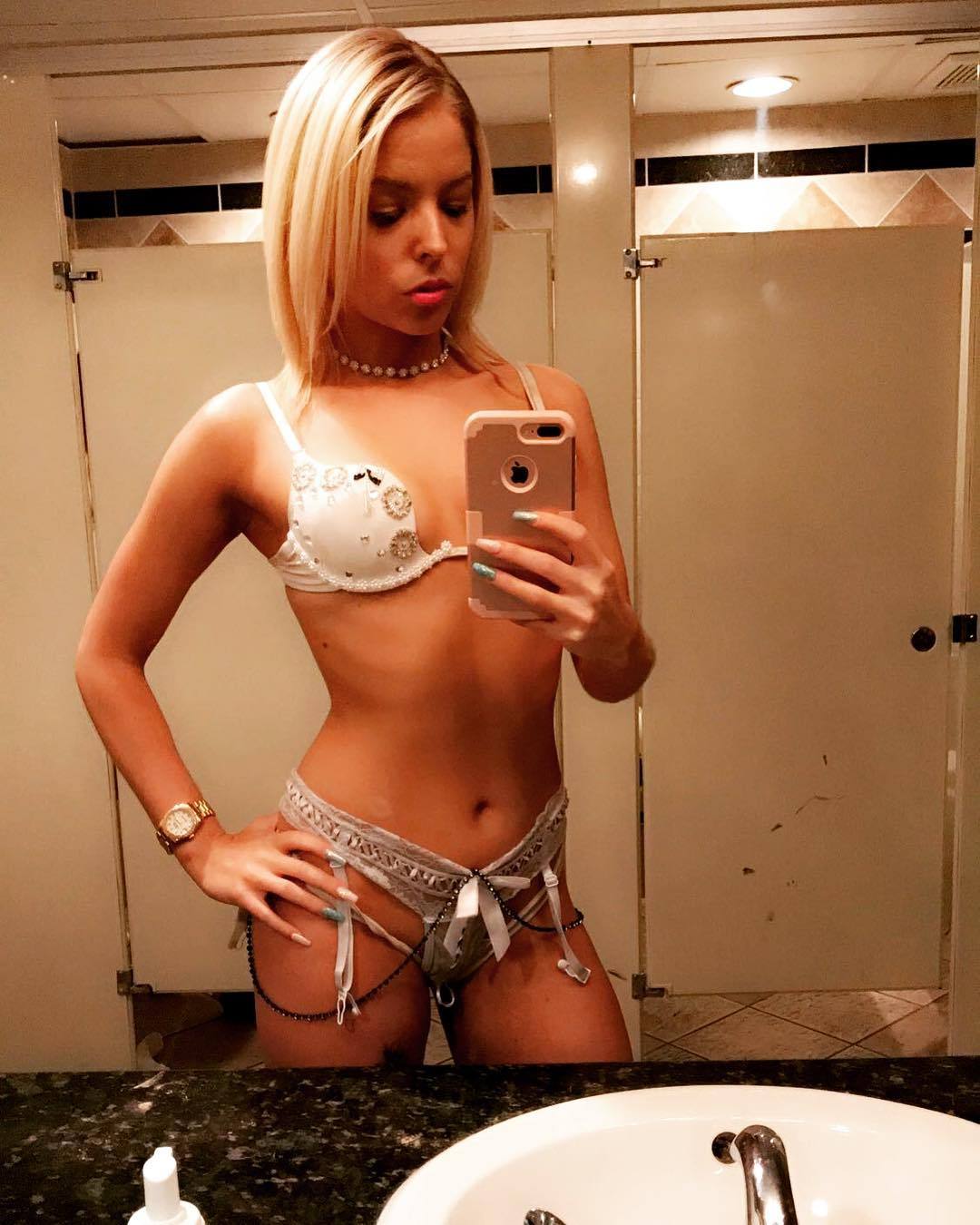 stripper-locker-room:  https://www.instagram.com/blue_3y3_queen/