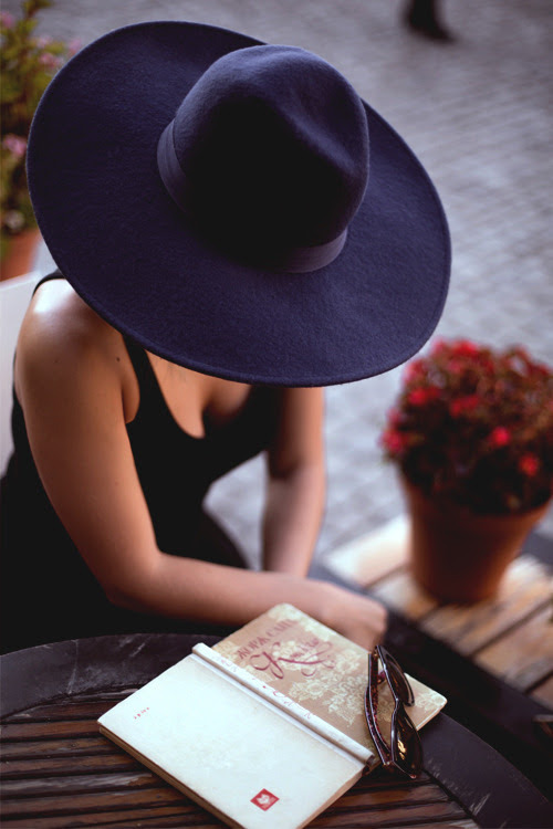 http://lifeunadorned.tumblr.com/post/101298382737/italian-luxury-bella-signora